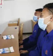 登录入口关于湖人球员公开质疑裁判判罚尺度，引争议，这个来自.的信息