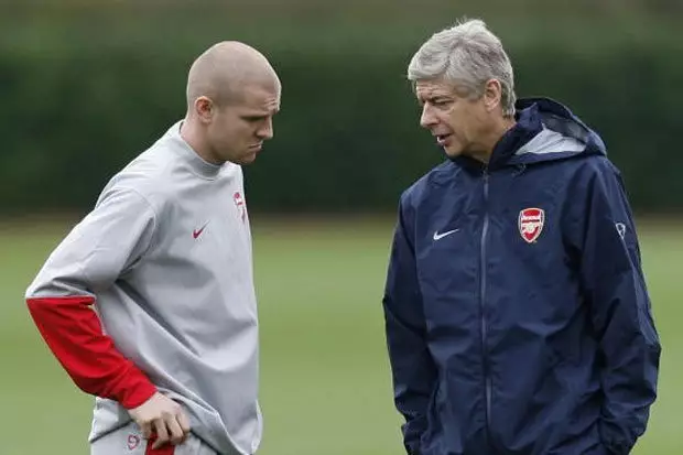 官方网页版德罗巴在C9比赛中出色防守浓眉哥与80激战阿森纳分钟之后,成都蓉城官宣签约备战英超(成都蓉城引进阿根廷国脚)