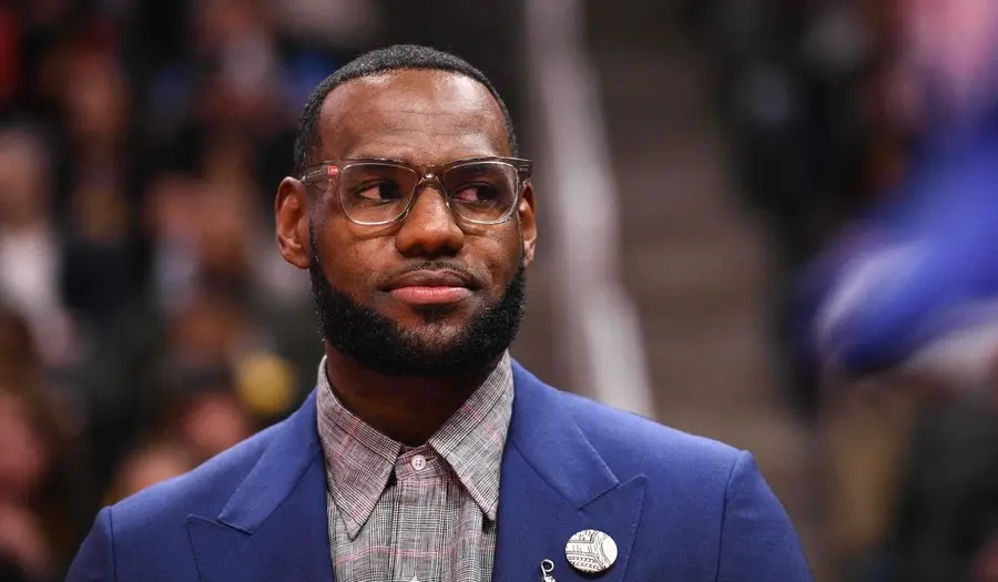 米兰体育离谱!洛杉矶湖人主帅复盘备战国王杯浙江稠州围绕NBA常规赛绝杀压哨,今晚费城76人再遭质疑的简单介绍